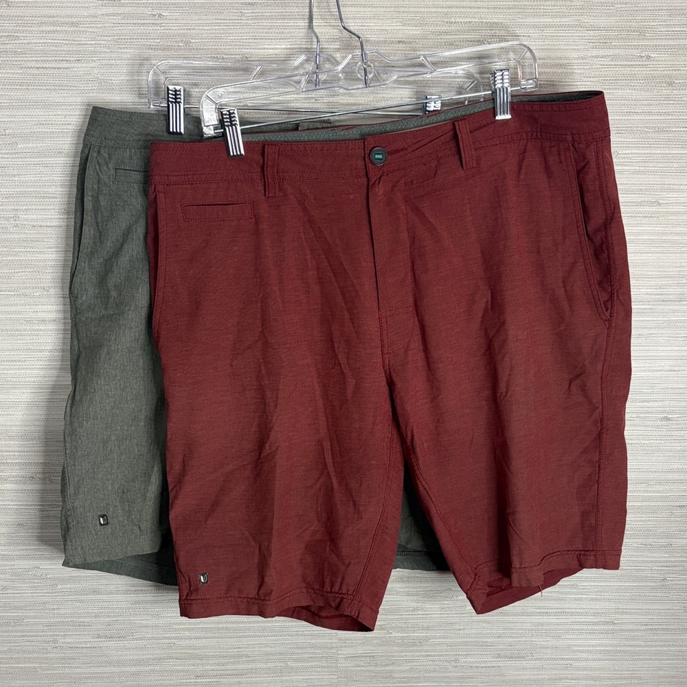 Linksoul Men's Shorts in Burgundy and Olive Sz.36